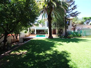 6 Bedroom House in Waterkloof Ridge