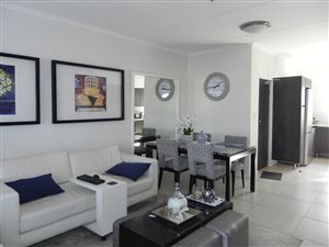3 Bed Apartment in Somerset West Central