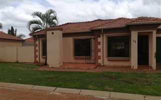 2 Bedroom Simplex in Heatherdale