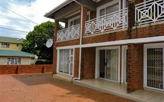 2 Bedroom Apartment in Mt Edgecombe