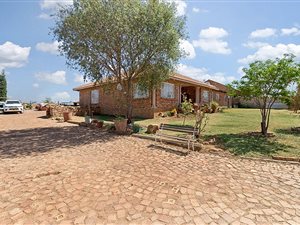 5 Bed House in Rietvlei View