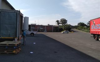 832 m² Industrial space in Briardene