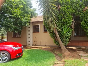2 Bed Simplex in Roodepoort West