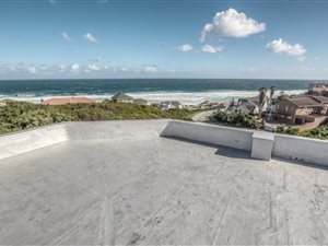 4 Bed House in Beachview