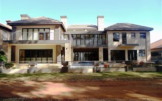 5 Bedroom House in Zwartkop Golf Estate