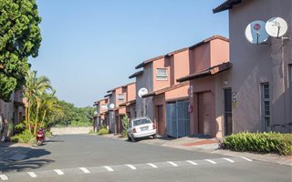 3 Bedroom Apartment in Arboretum