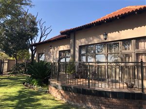 3 Bed House in Pebble Rock