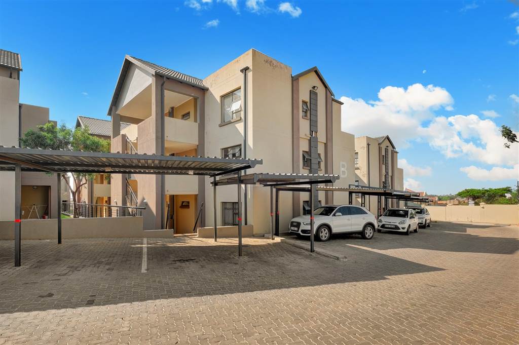 2 Bed Apartment for sale in Ruimsig | T2564823 | Private ...