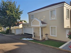 3 Bed Townhouse in Sterrewag