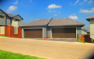 3 Bedroom Townhouse in Kyalami Hills