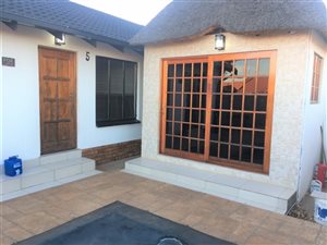 3 Bed House in Geelhoutpark