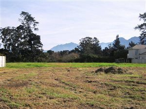705 m² Land available in King George Park