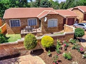 3 Bed Townhouse in Honeydew Manor