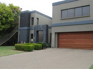 5 Bed House in Willow Acres