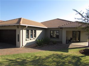 3 Bed Simplex in Pebble Rock
