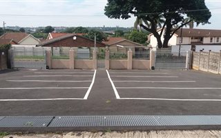 70 m² Commercial space in Montclair