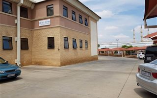 1098 m² Industrial space in Halfway House