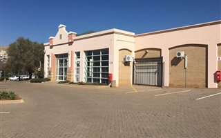 356 m² Industrial space in Six Fountains Estate