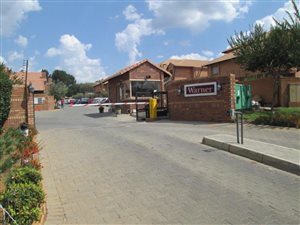 2 Bed Apartment in Hazeldean (Silverlakes Surroundings)