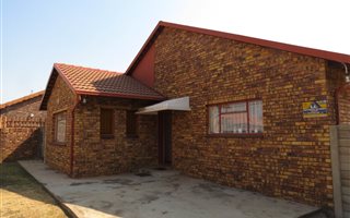 2 Bedroom House in Bakerton