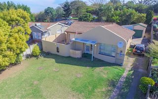 4 Bedroom House in Moseley