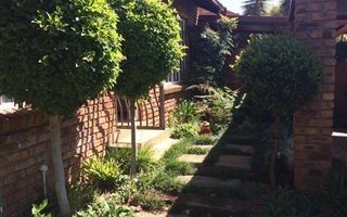 3 Bedroom Townhouse in Eldoraigne
