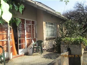 3 Bed House in Lombardy East