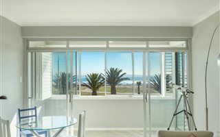 2 Bedroom Apartment in Mouille Point
