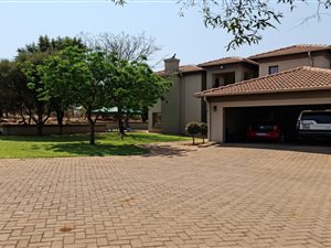 4 Bed House in Leeuwfontein Estate