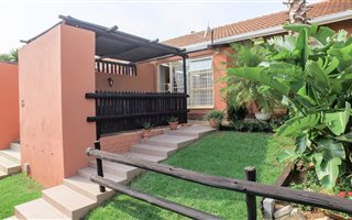 2 Bedroom Townhouse in Alan Manor