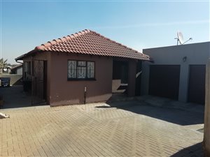 3 Bed House in Klipfontein View