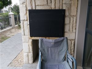 2 Bed Flat in Burgundy Estate