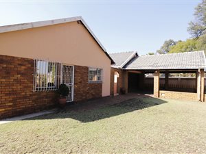 3 Bed House in Paul Krugers Resort