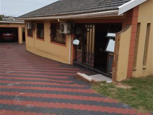 3 Bed House in Mobeni