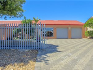 5 Bed House in Goodwood