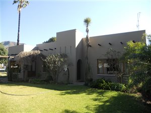 3 Bed House in Graaff Reinet