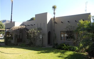 3 Bedroom House in Graaff Reinet