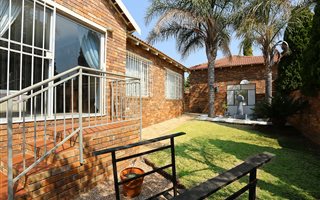 3 Bedroom Simplex in Honeydew Ridge