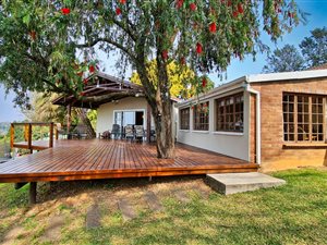8 Bed House in Mount Michael