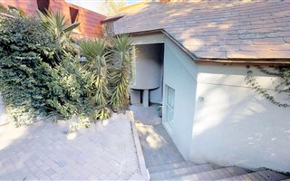 5 Bedroom House in Glenadrienne