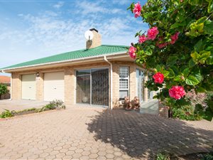 3 Bed House in Klein Brak River