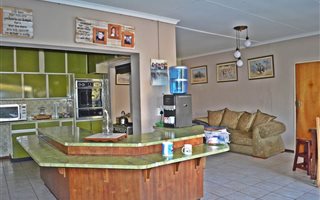 4 Bedroom House in Dan Pienaarville