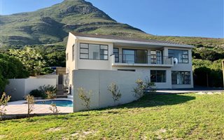 5 Bedroom House in Noordhoek
