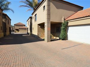 3 Bed Townhouse in Mantevrede