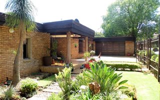 4 Bedroom House in Lynnwood Park