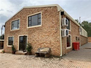 240 m² Commercial space in Honeydew