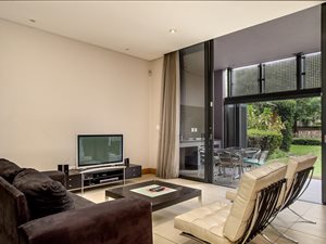 1 Bed Apartment in Melrose Arch