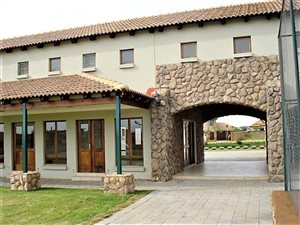 1100 m² Land available in Newmark Estate