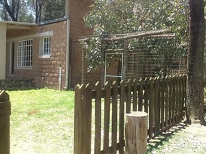 2 Bedroom Townhouse in Ruimsig AH