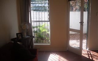 1 Bedroom Garden Cottage in Parktown North